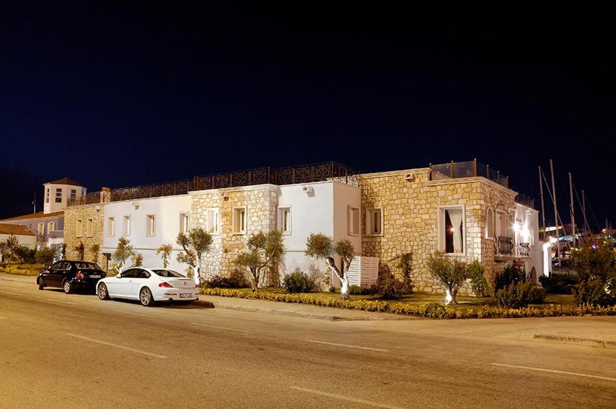 Cesme Marina Konukevi Bagian luar foto